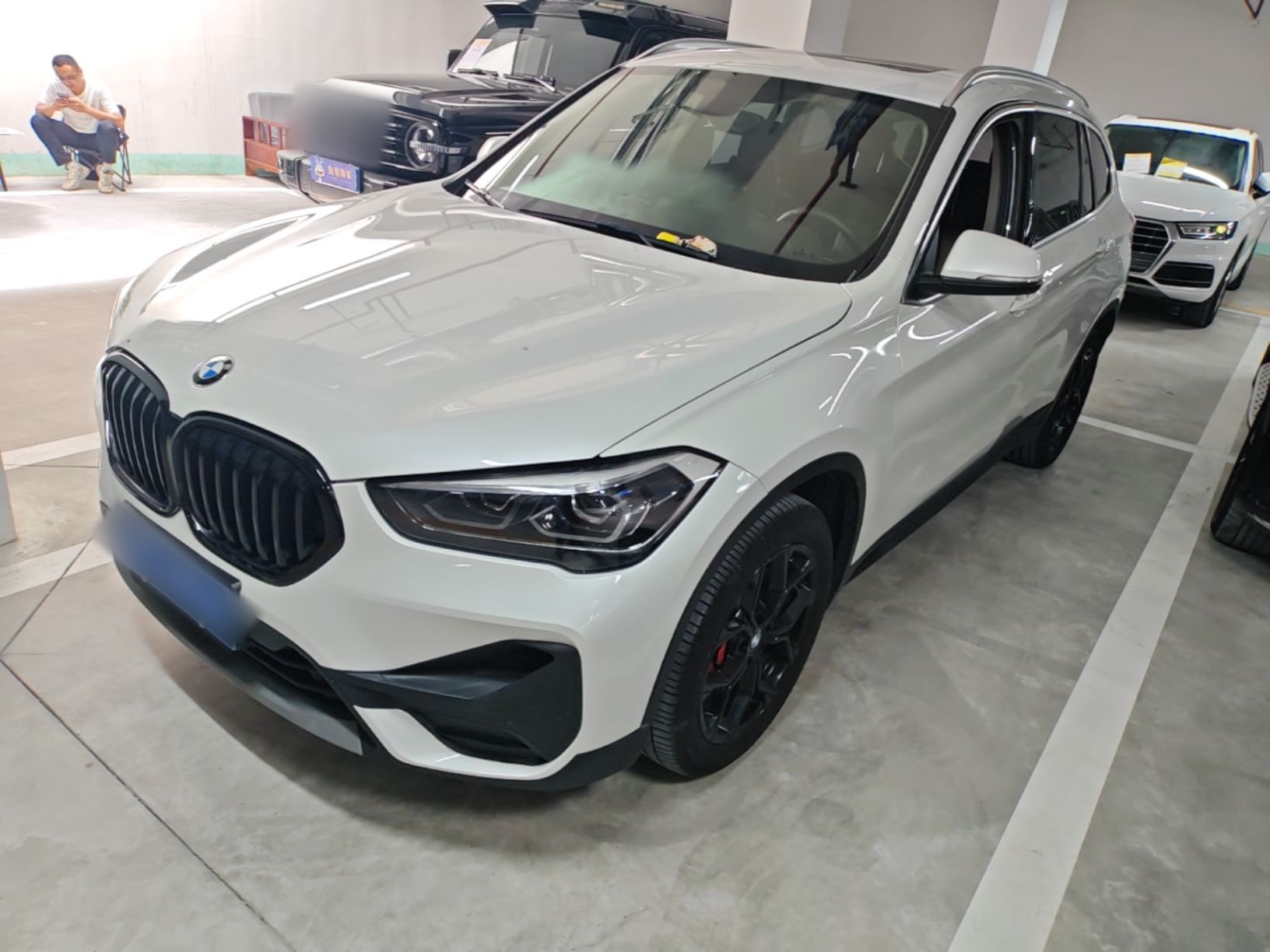Под передней частью автомобиля