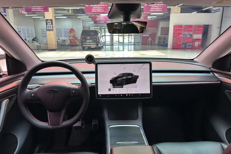 Used Tesla Model Y 2023 Long-Range All-Wheel-Drive Version
