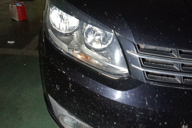 Used Volkswagen Touran 2011 1.4T DSG ZhiZhen Edition 5 Seats Right Front Headlight