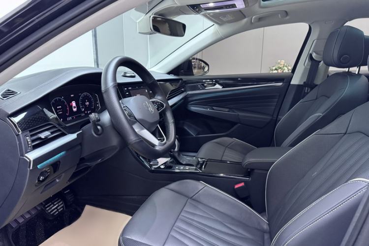 Used Volkswagen Passat 2022 330TSI Starry Luxury Edition
