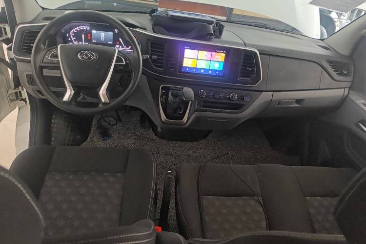 Used SAIC MAXUS Xintu V80 2024 Aoyuntong 6AMT Long Wheelbase Ultra-Low Roof 127 Ps Available in 6/7/8/9-Seater Configurations