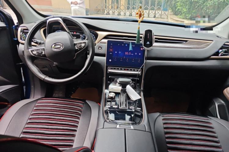 Used GAC Trumpchi GS5 2019 270T Automatic Luxury Edition Center Console