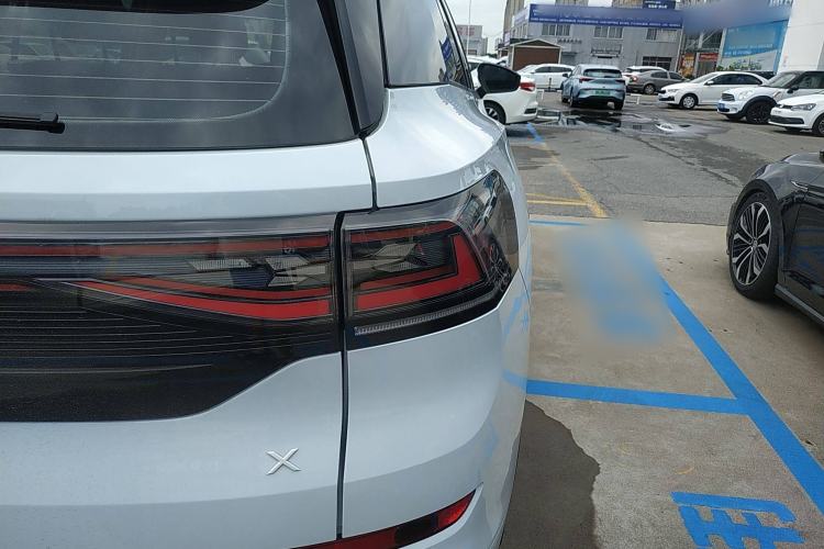 Used Volkswagen ID.6 X 2023 Pure Edition