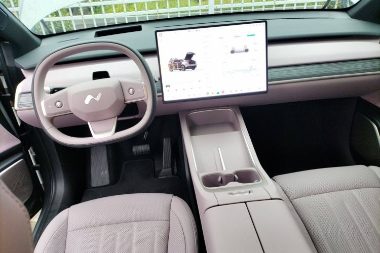 Used ONVO L60 2024 60 kWh Rear-Drive Version