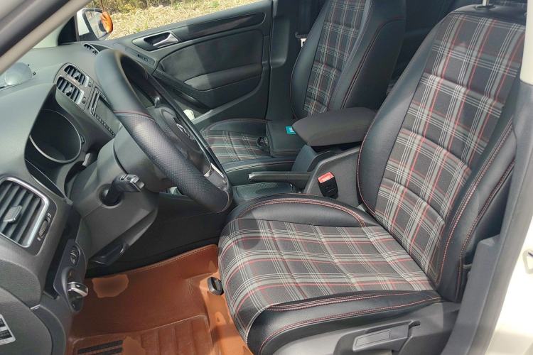 Used Volkswagen Golf 2012 1.6L Automatic Comfort Model Left Front Seat