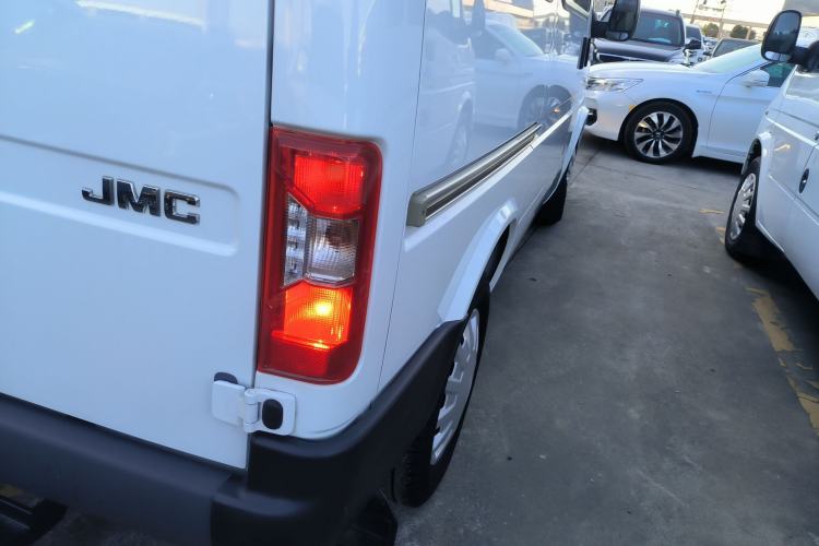 Used JMC Transit 2021 2.8T Space King Standard Version Short Wheelbase Mid-Height Roof 6-Seater Diesel Euro VI JX493
