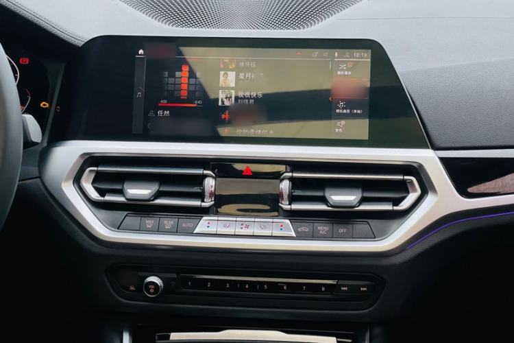 Used BMW 3 Series 2020 325Li First Edition Interior 3