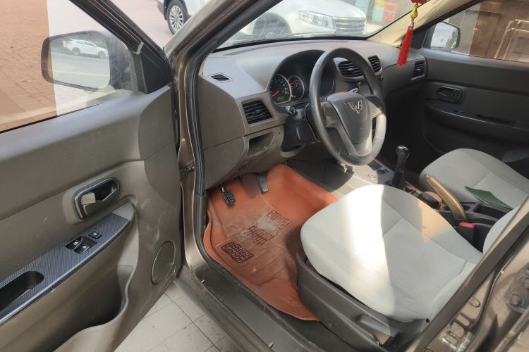 Used Wuling Hongguang 2015 1.5L S Basic Version China V Standard