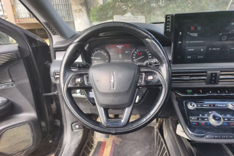 Used Lincoln Corsair 2021 2.0T Two-Wheel Drive Deluxe Edition Steering Wheel