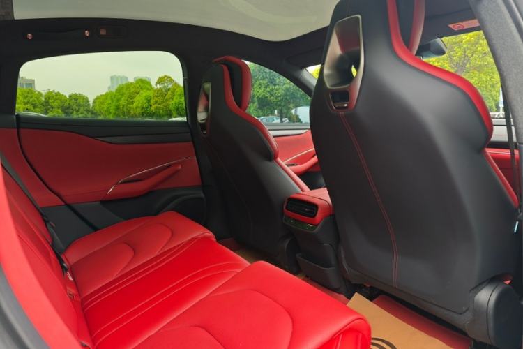 Used Xiaomi Auto SU7 2024 Rear-Drive Long-Range Intelligent Driving Version Interior 3