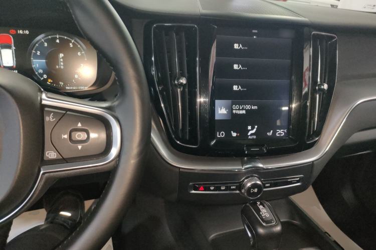Used Volvo XC60 2019 T5 4x4 Zhiyuan Edition China VI Standard Center Console