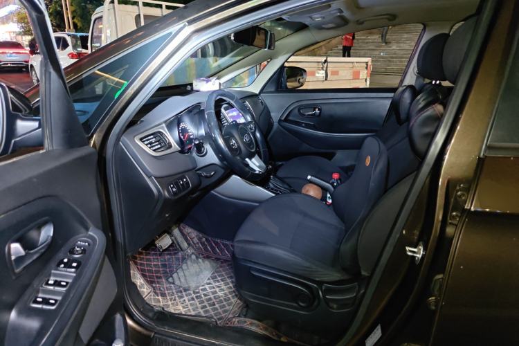 Used Kia Carens 2013 2.0L 7-Seater Automatic Standard Version China IV Standard Driver Seat