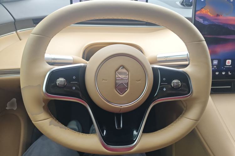 Used Hima Luxeed R7 2026 Model Range-Extending Ultra
