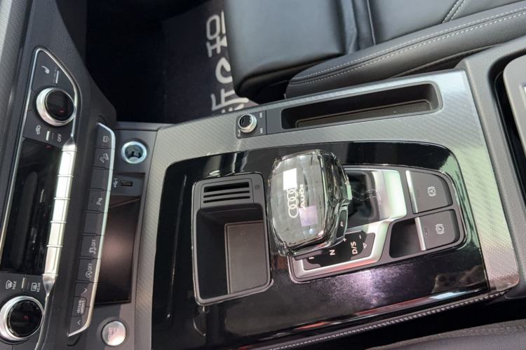 Used Audi Q5L 2024 40 TFSI Luxury Dynamic Edition Gear Lever