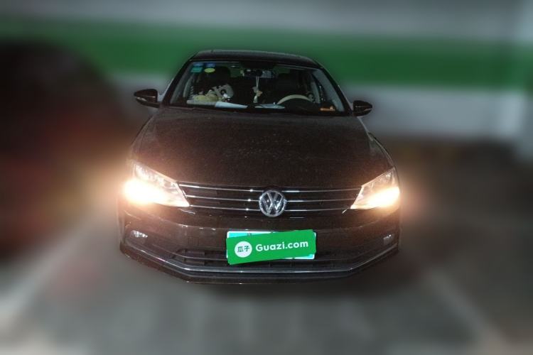 Used Volkswagen Sagitar 2015 1.6L Automatic Comfort Model
