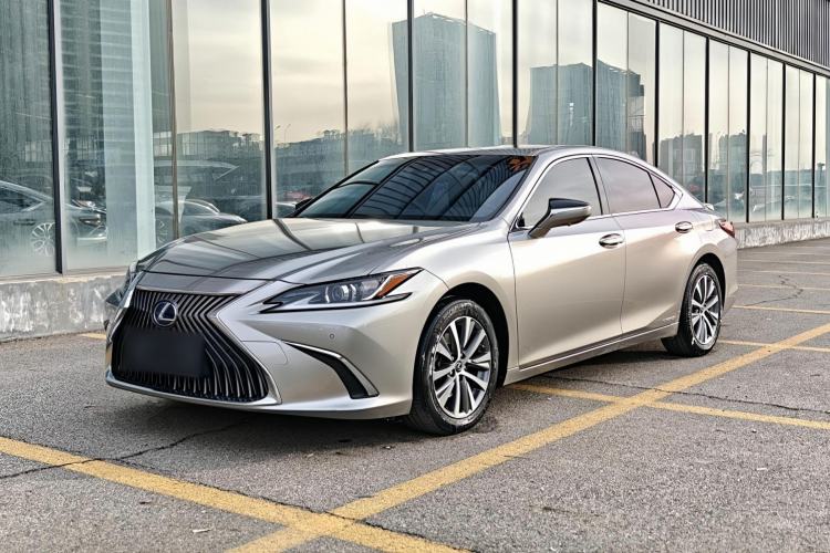 Used Lexus ES 2020 300h Premier Edition