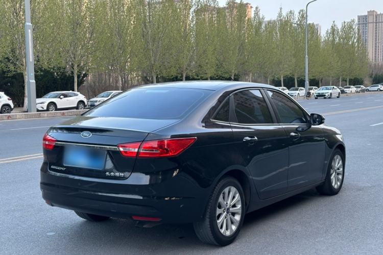 Used Ford Escort 2015 1.5L Automatic Fashion Model