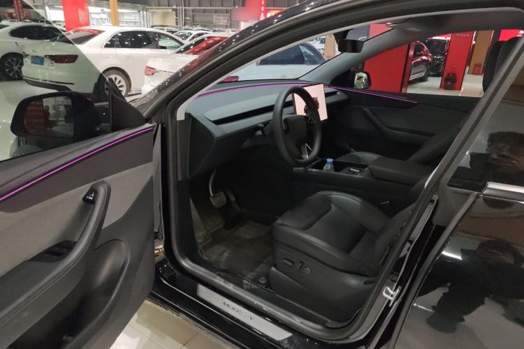 Used Tesla Model Y 2025 Rear-Wheel-Drive Version