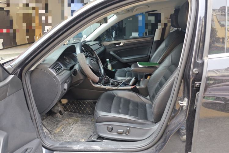 Used Volkswagen Passat 2016 330TSI DSG Luxury Edition Left Front Seat