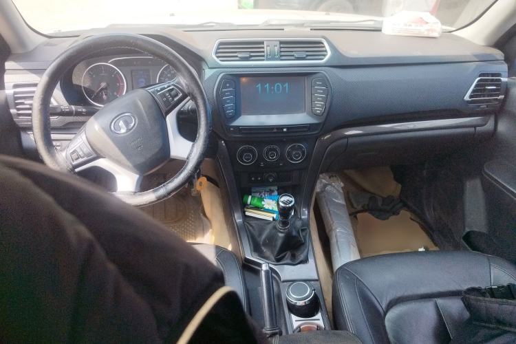 Used Great Wall Wingle 5 2017 2.0T European-Style Diesel Two-Wheel Drive Navigation Version Big Double-Cab GW4D20B