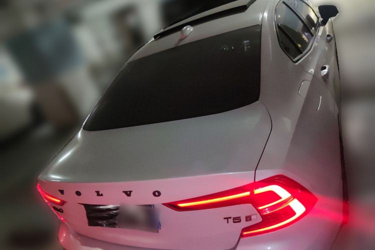 Used Volvo S60 2021 T4 Zhiyi Luxury Edition
