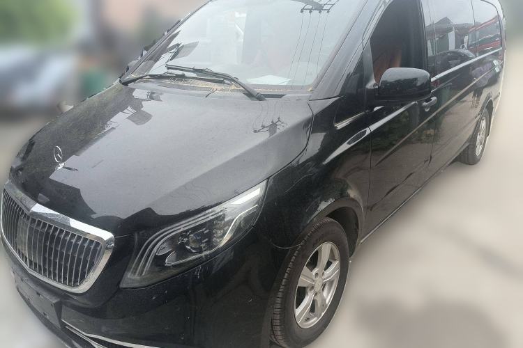 Used Mercedes-Benz Vito 2011 2.5L 7-seater executive version