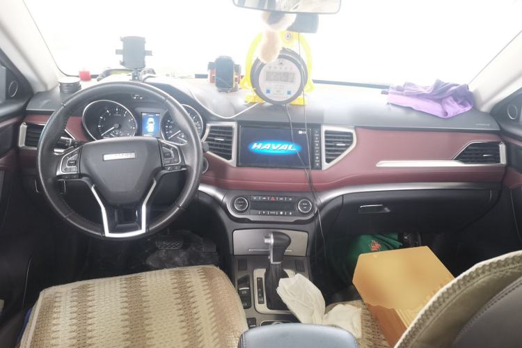 Used Haval H6 Coupe 2018 Red-Label 1.5T Automatic Two-Wheel Drive Luxury Model Center Console