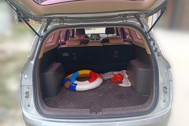 Used Baojun 310W 2017 1.5L Manual Fashion Model China V Trunk