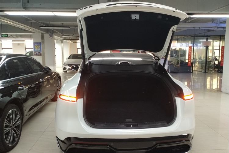 Used Avatr 06 2025 Max All-Electric Version Trunk