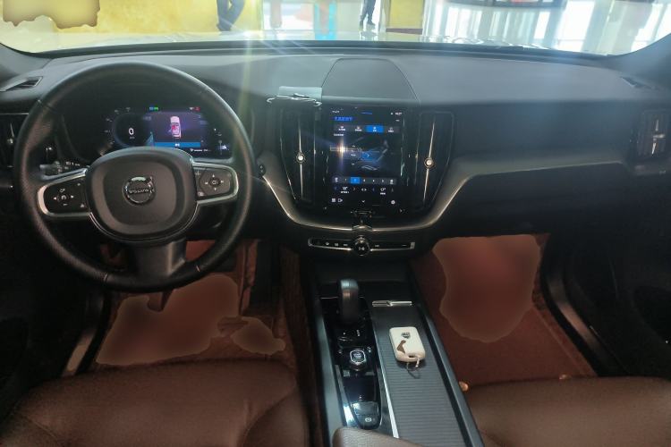 Used Volvo XC60 2022 B5 4x4 Zhiyi Luxury Edition Center Console