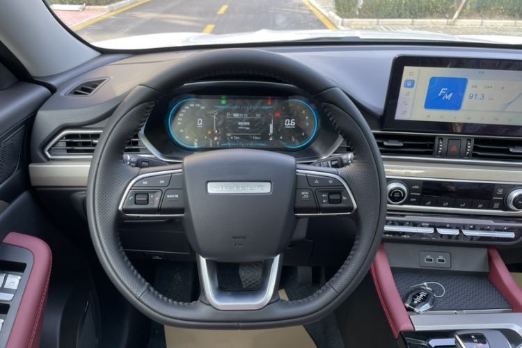 Used JETOUR X70 2024 1.5T DCT Enjoyment Edition 5 Seats