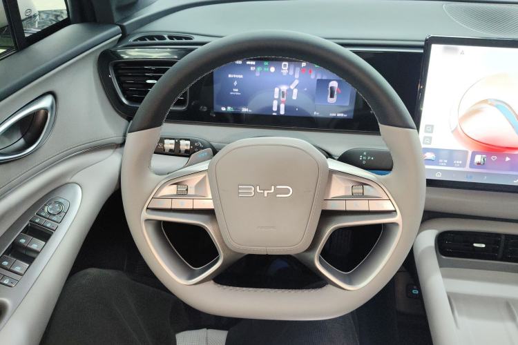 Used BYD Sealion 06 New Energy 2025 Model EV 605 Navigation Pro Edition Steering Wheel