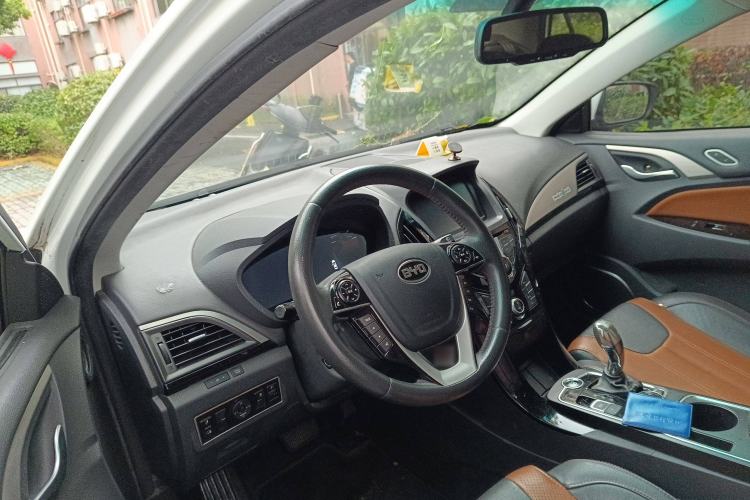 Used BYD Qin New Energy 2015 1.5T Dual-Crown Flagship Plus Edition