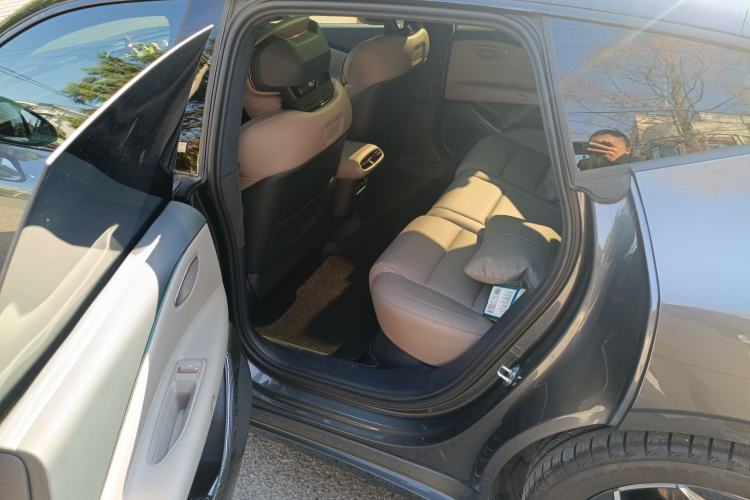 Used Lynk & Co Z10 2025 95 kWh 806 km Range Rear-Wheel Drive Advanced Driver-Assistance System Max