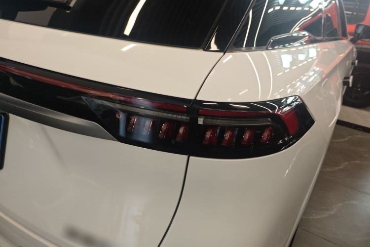 Used Chery Tiggo 9 2023 2.0T Dual-Clutch Two-Wheel Drive Luxury Edition 5 Seats Right Rear Taillight