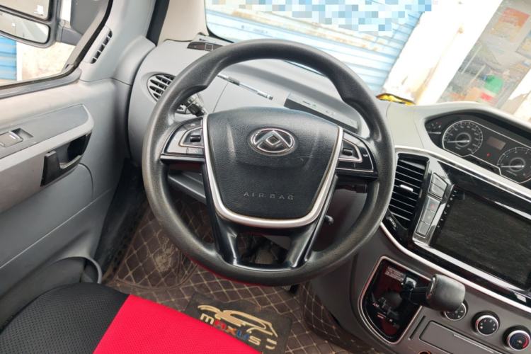 Used SAIC MAXUS Xintu V80 2019 2.5T Classic Model AMT Aoyuntong Facelifted Short Wheelbase Ultra-Low Roof 5/6-Seater