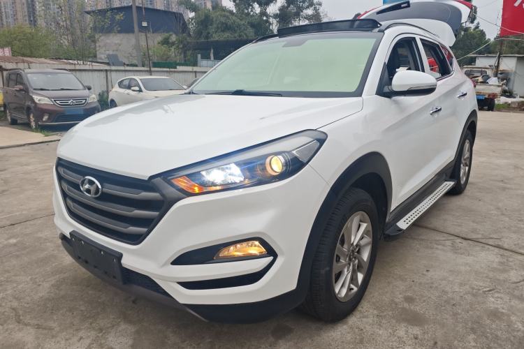 Used Hyundai Tucson 2015 2.0L Automatic Two-Wheel Drive Smart Version
