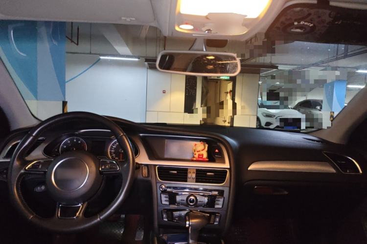 Used Audi A4L 2013 35 TFSI Automatic Standard Model Center Console