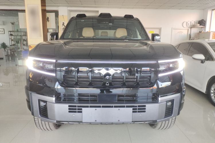 Used Formula Leopard 8 2025 Smart & Brave Flagship Edition 7 Seats Exterior 1