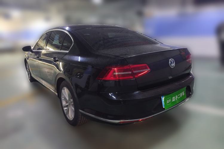 Used Volkswagen Magotan 2017 330TSI DSG Leading Model
