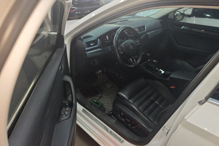 Used Skoda Superb 2016 TSI330 DSG Smart Drive Edition Driver Seat