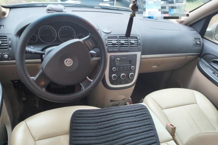 Used Buick GL8 2013 2.4L Executive Edition Center Console