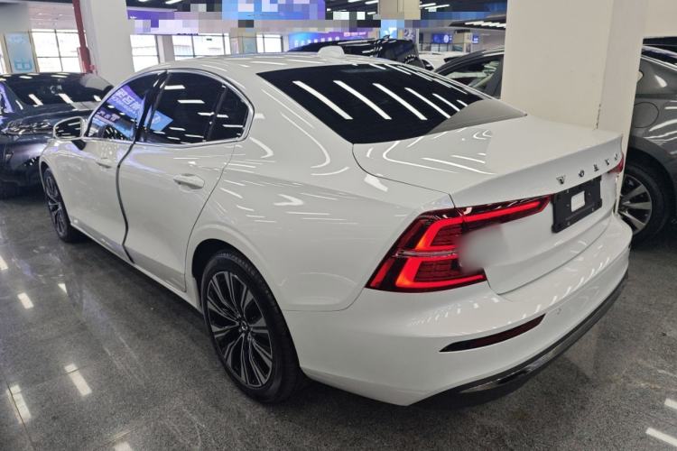 Used Volvo S60 2025 B4 Zhiyuan Luxury Edition
