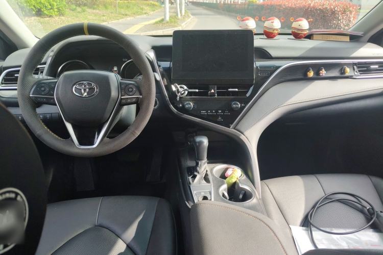 Used Toyota Camry 2021 2.0G Luxury Edition Center Console