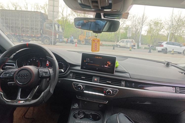 Used Audi A5 2017 Coupe 40 TFSI Fashion Model Center Console