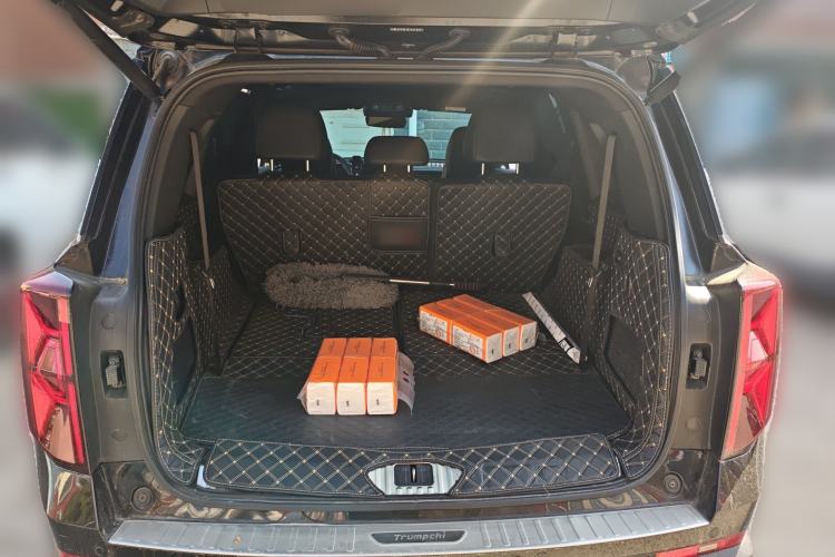 Used GAC Trumpchi GS8 2022 Linghang Series 2.0 TGDI Two-Wheel-Drive Luxury Smart Connectivity Version (7 Seats)
