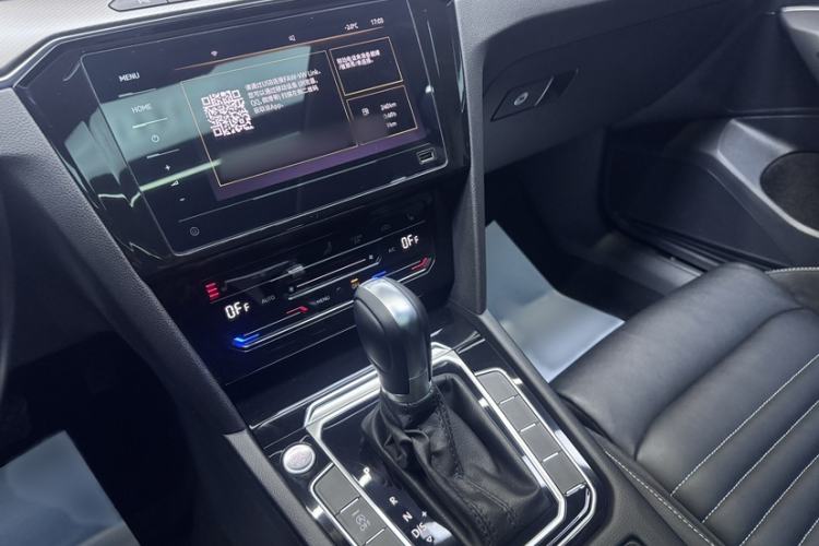 Used Volkswagen Magotan 2020 330TSI DSG Leading Model Interior 3