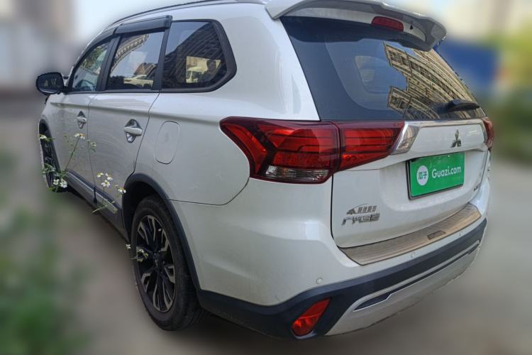 Used Mitsubishi Outlander 2020 2.0L Two-Wheel Drive Enjoyment Version 5 Seats
