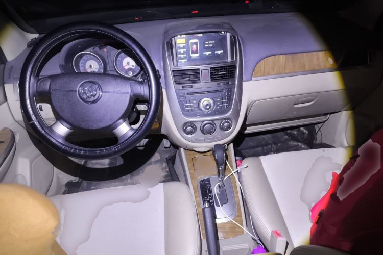 Used Buick Excelle 2015 1.5L Automatic Classic Model Center Console