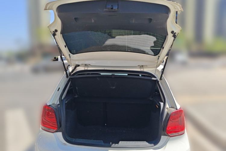 Used Volkswagen Polo 2013 1.6L Manual Comfort Edition Trunk